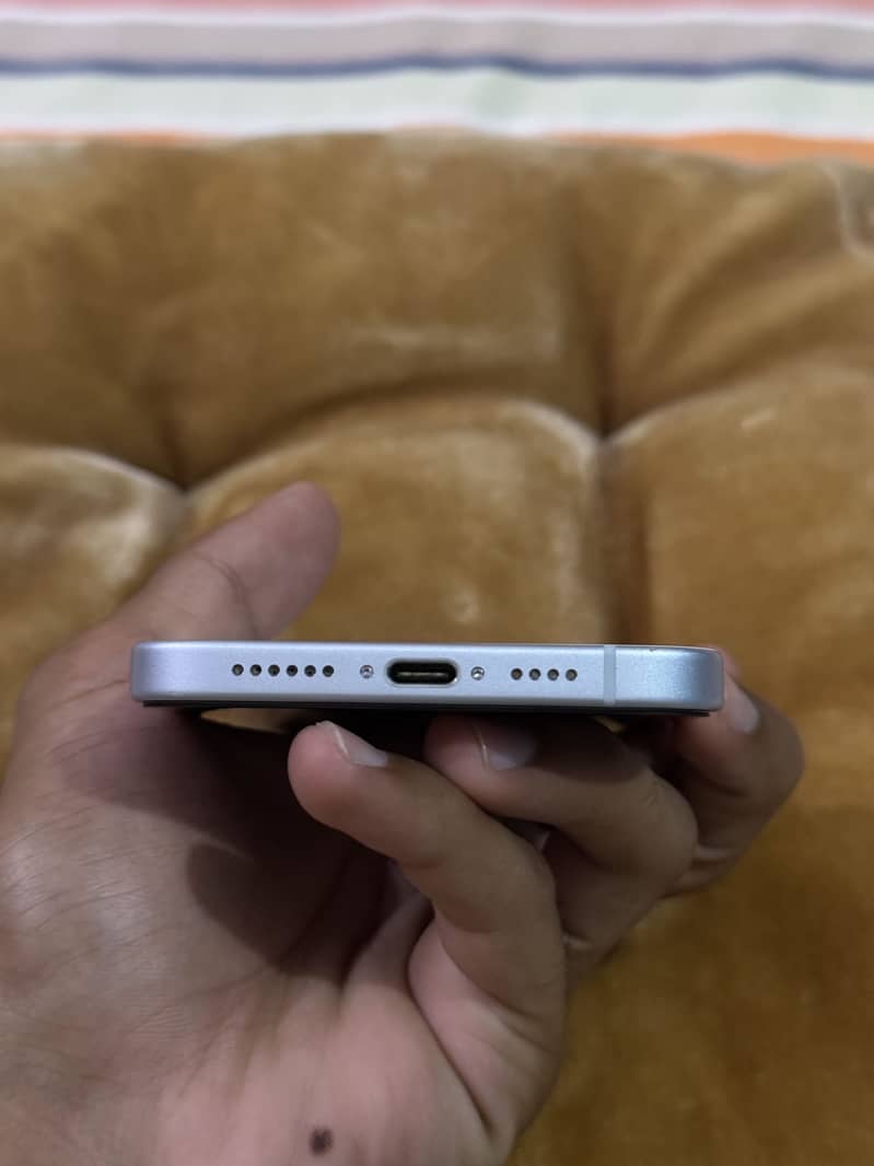 Apple iPhone 15 plus 3