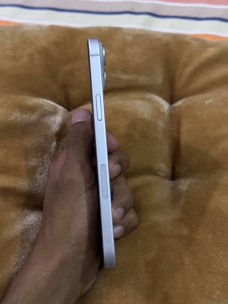 Apple iPhone 15 plus 7