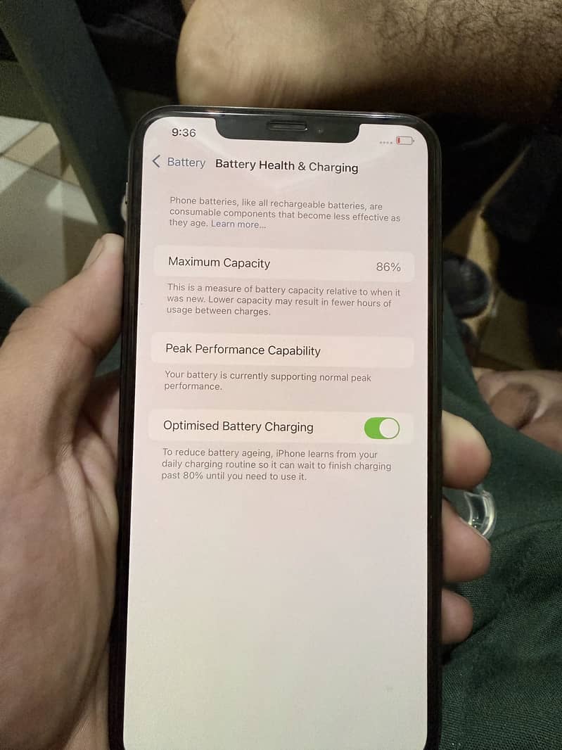 Apple iPhone XS Max 3