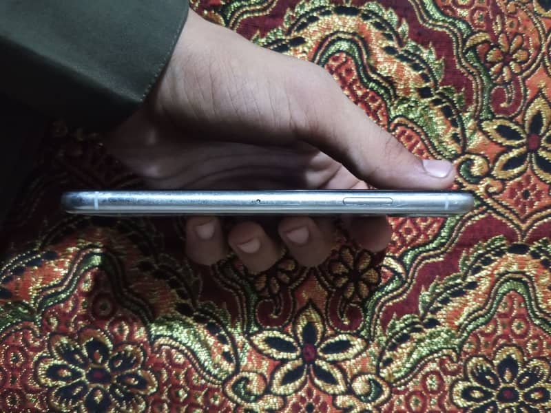 Apple iPhone X 3