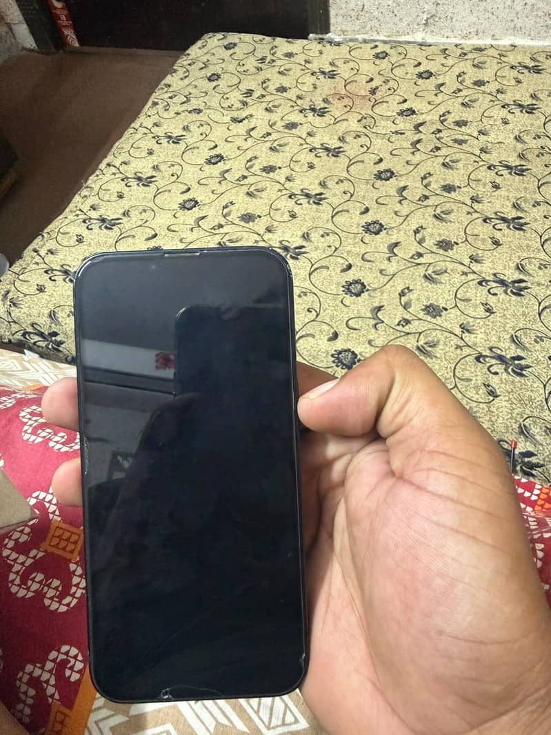 Apple iPhone 14 4