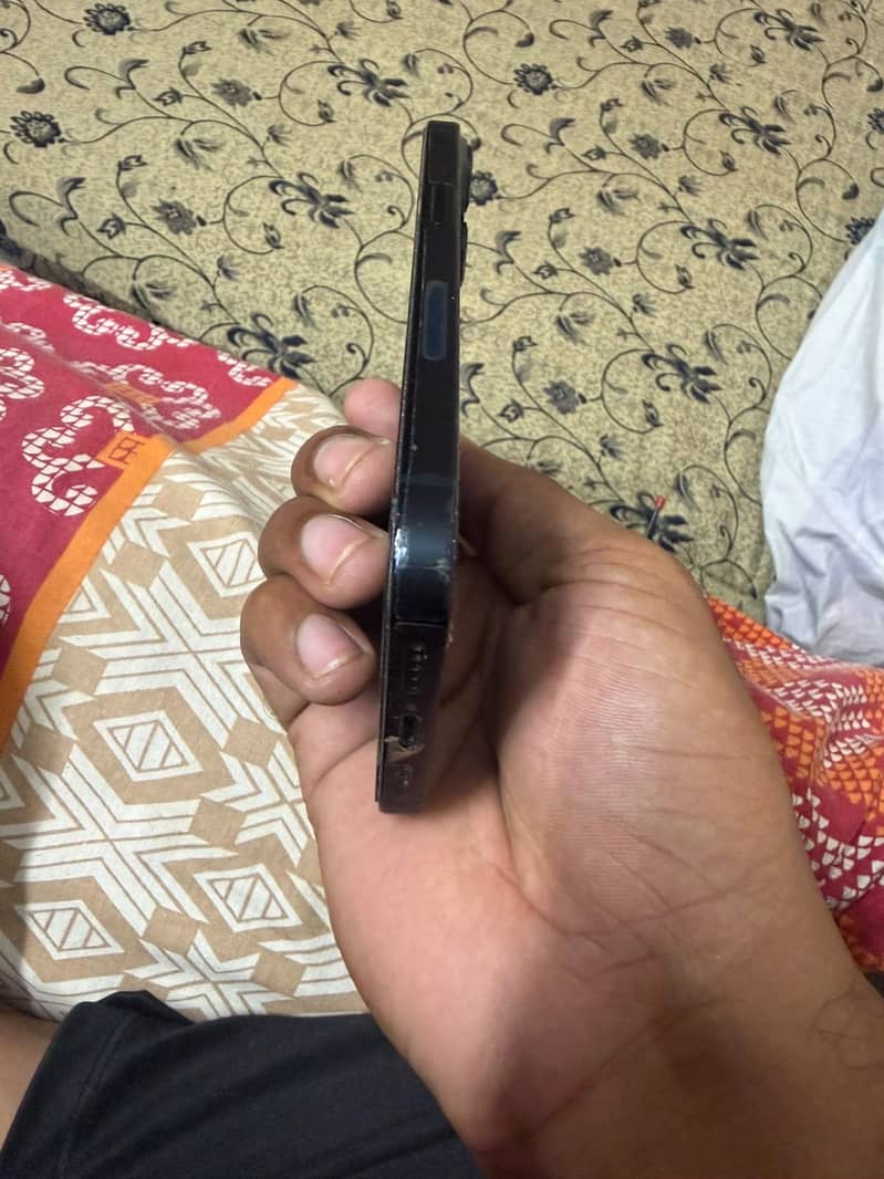 Apple iPhone 14 7