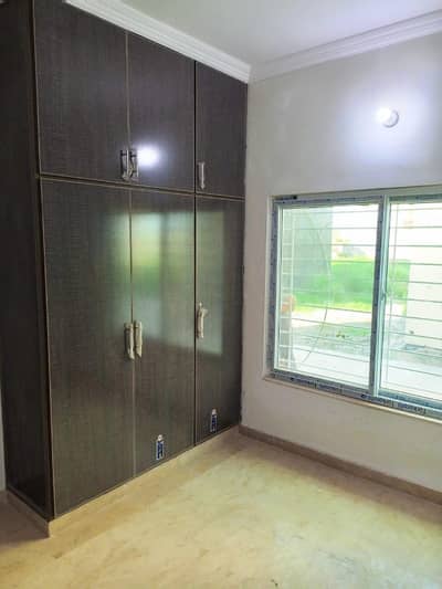 10 Marla 1st floor for rent