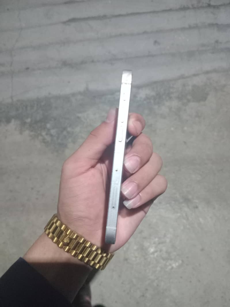 Apple iPhone 12 mini 2
