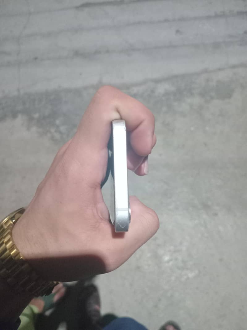 Apple iPhone 12 mini 4