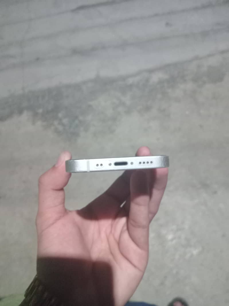 Apple iPhone 12 mini 6