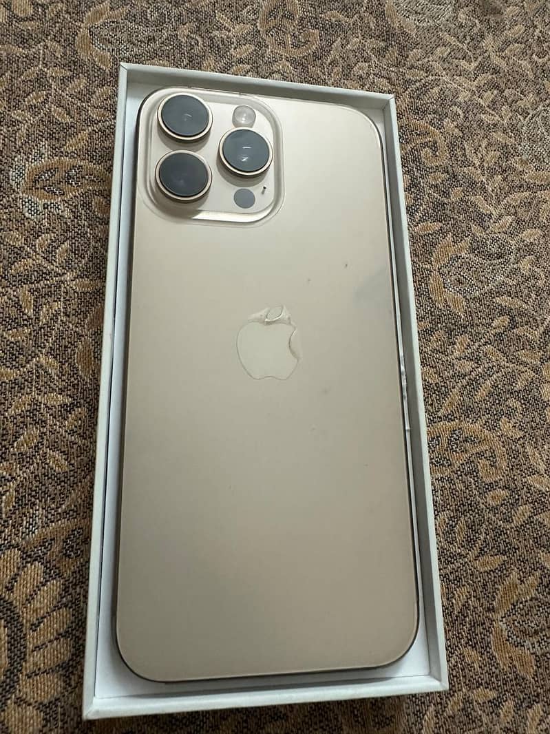 Apple iPhone 16 Pro Max 0