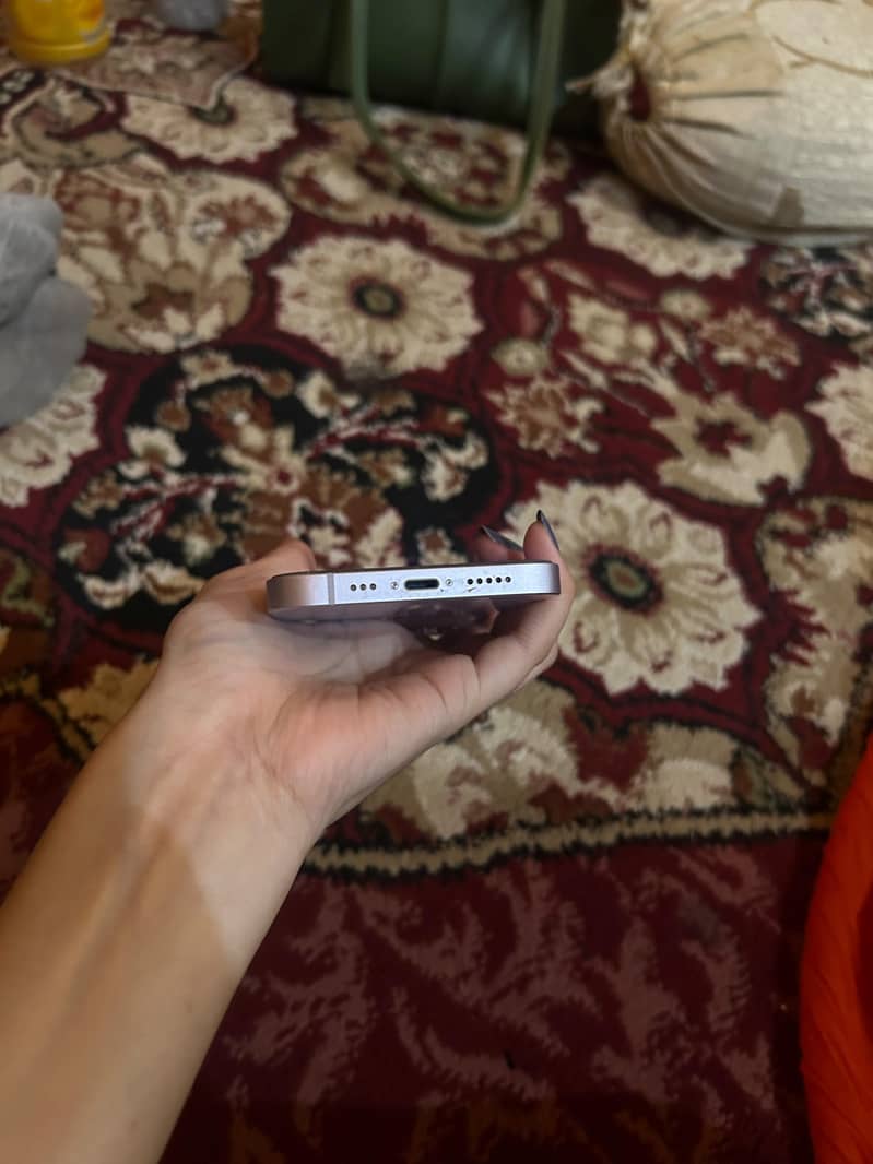 Apple iPhone 14 3