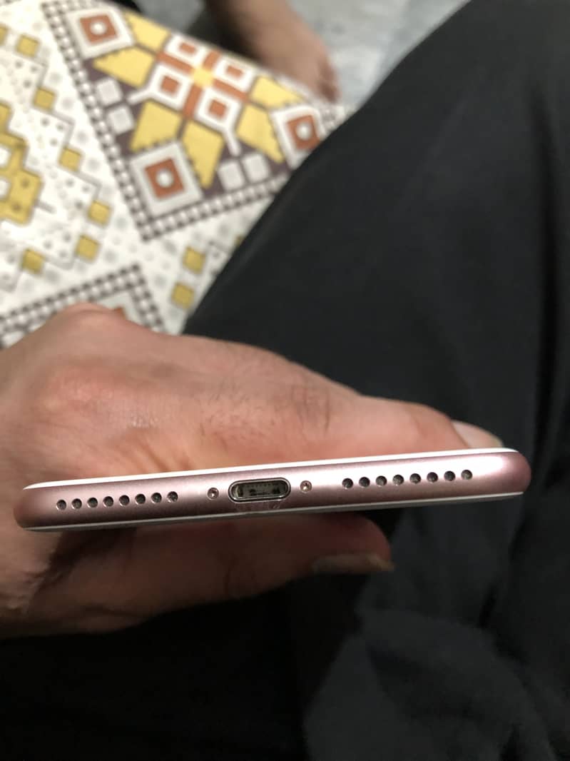 Apple iPhone 7 Plus 1