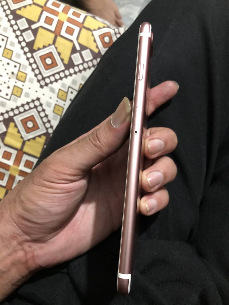 Apple iPhone 7 Plus 3
