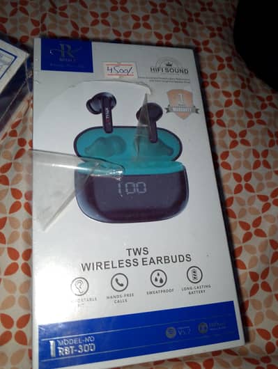 wireless earbuds