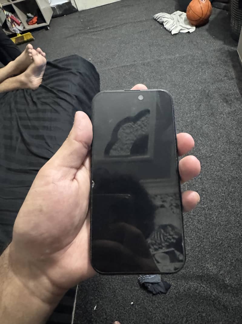 Apple iPhone 16 1