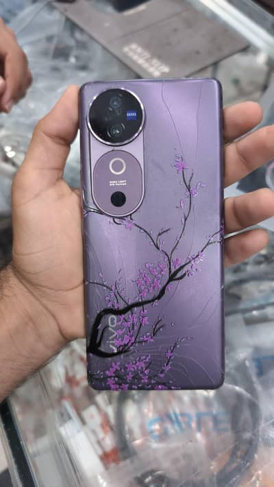 Vivo V40