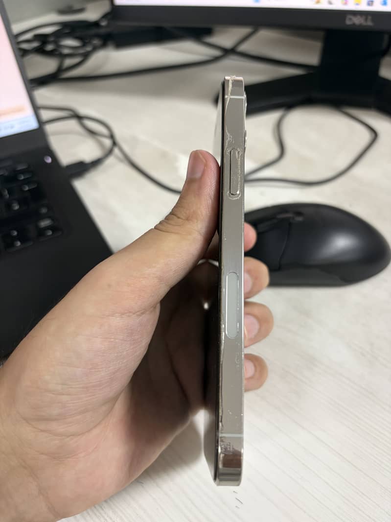 Apple iPhone 12 Pro 3