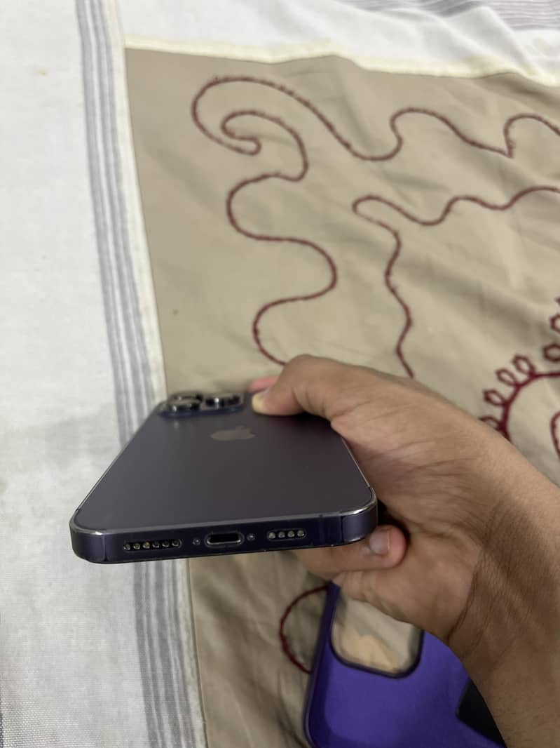 Apple iPhone 14 Pro Max 6