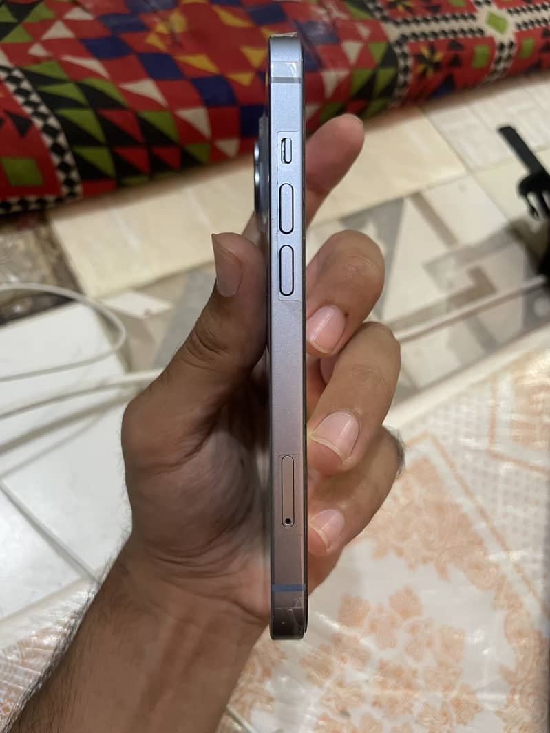 Apple iPhone 14 2