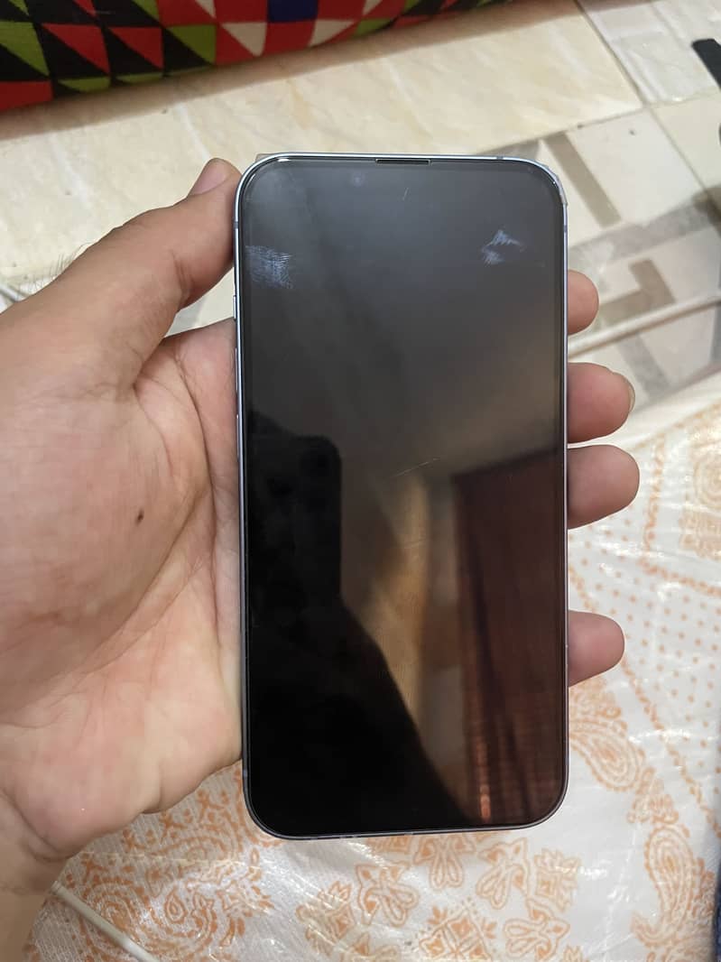 Apple iPhone 14 3