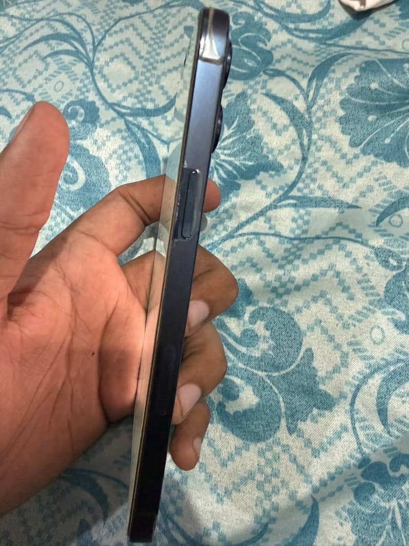 Apple iPhone 12 Pro Max 3