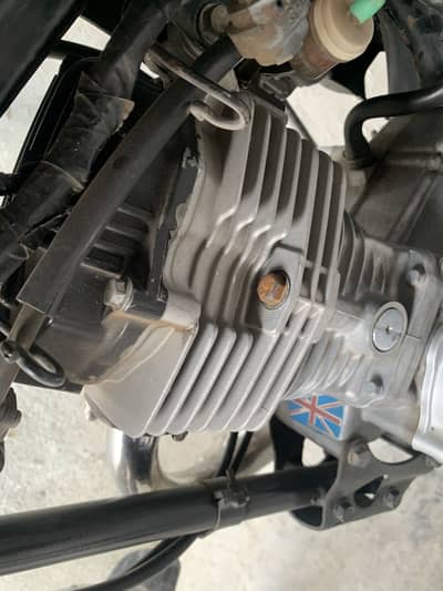 Honda 125 urgent for sale scuty k sath exchnge ho jae ga