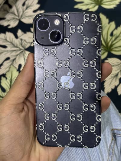 Apple iPhone 13