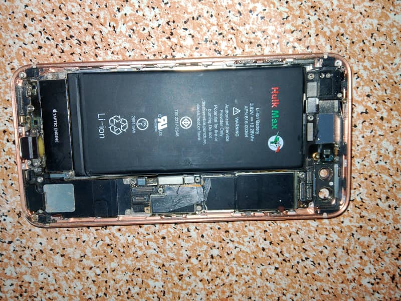 Apple iPhone 8 Plus 3