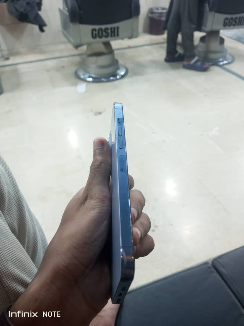 Apple iPhone 13 Pro Max 1