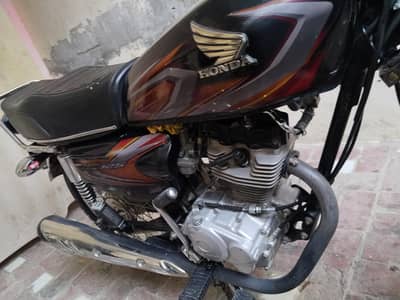 Honda 125 Black