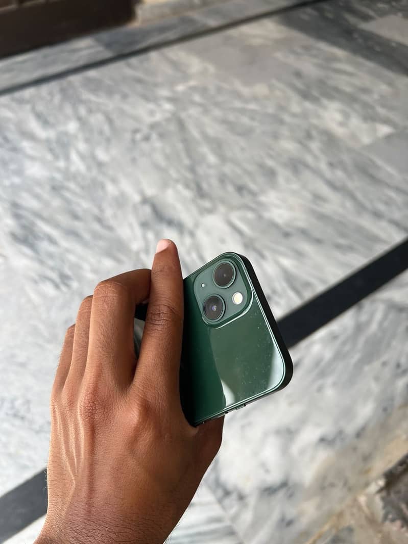 Apple iPhone 13 3