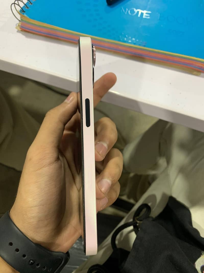 Apple iPhone 13 3
