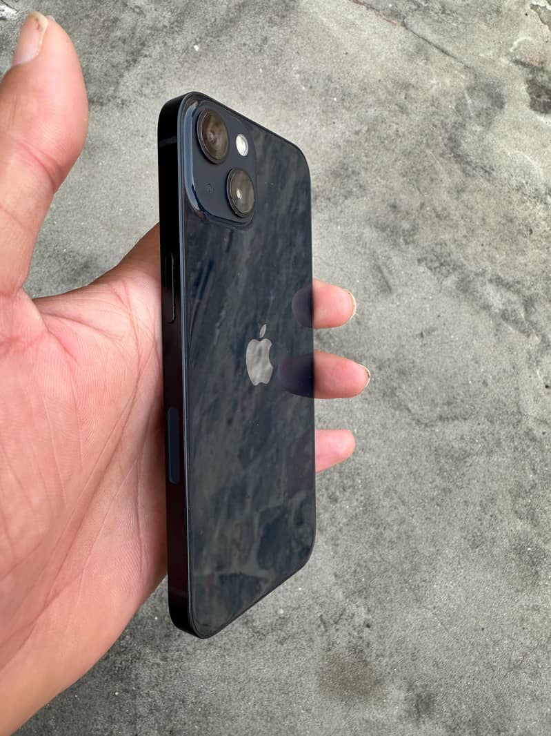 Apple iPhone 13 1