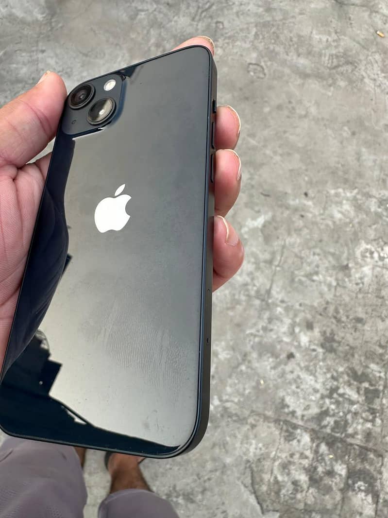 Apple iPhone 13 5