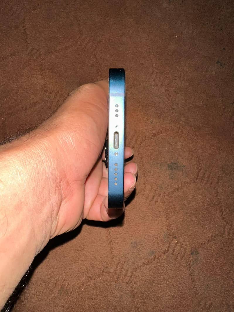 Apple iPhone 13 6