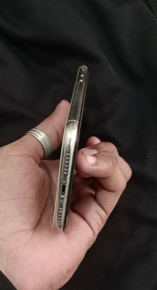 Apple iPhone X 3