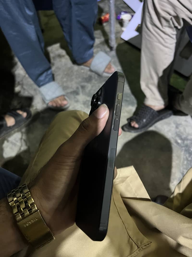 Apple iPhone 15 Pro Max 1