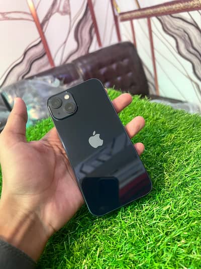 Apple iPhone 13