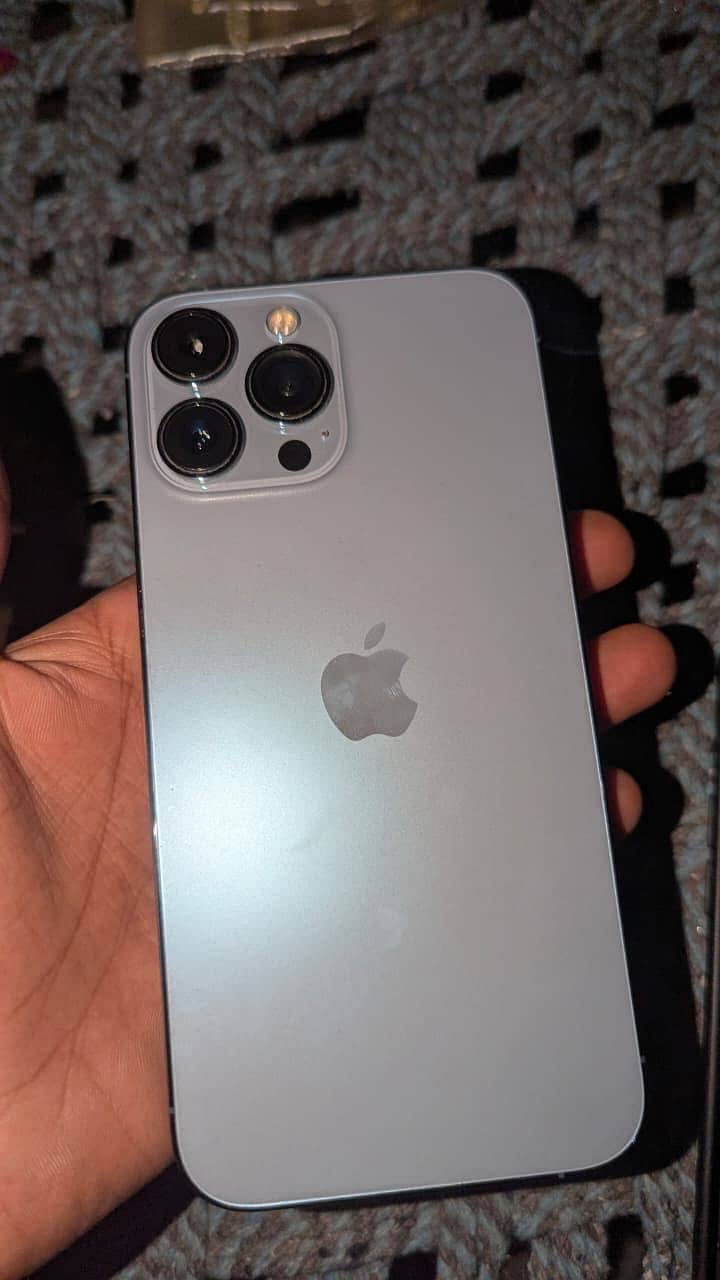 Apple iPhone 13 Pro Max 3