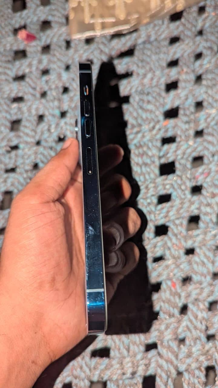 Apple iPhone 13 Pro Max 6