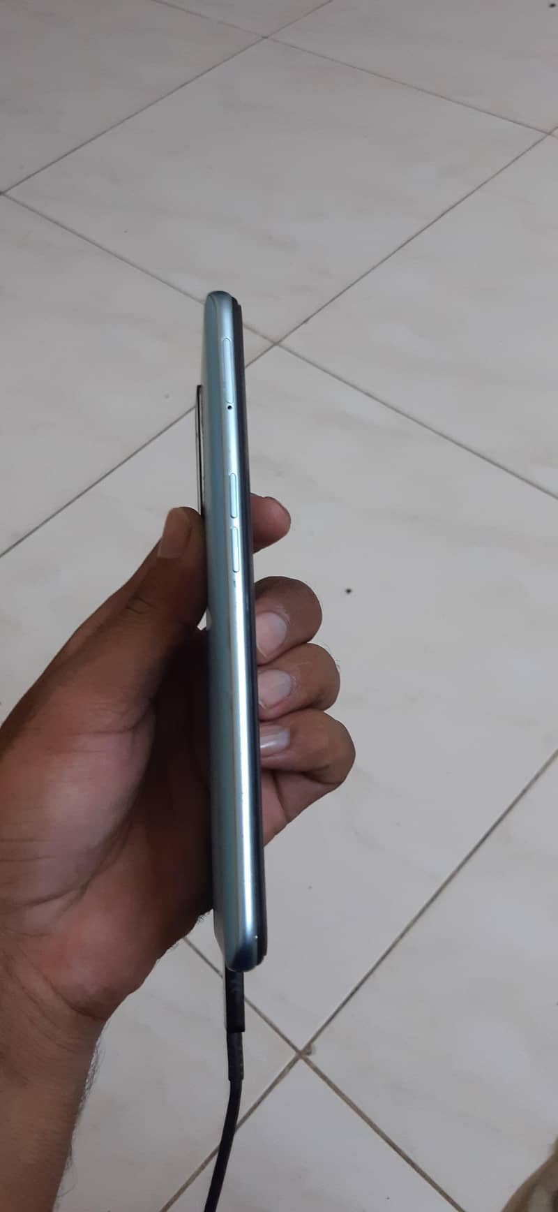 OPPO A76 3