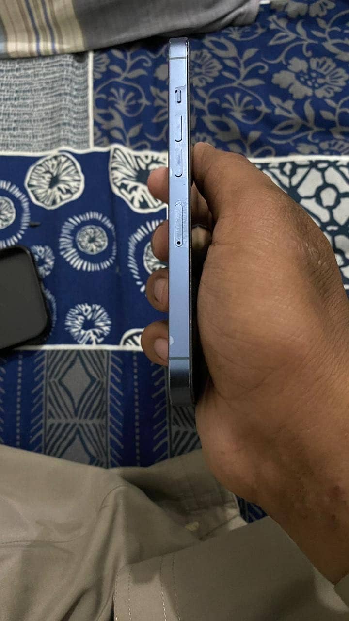 Apple iPhone 13 Pro 4