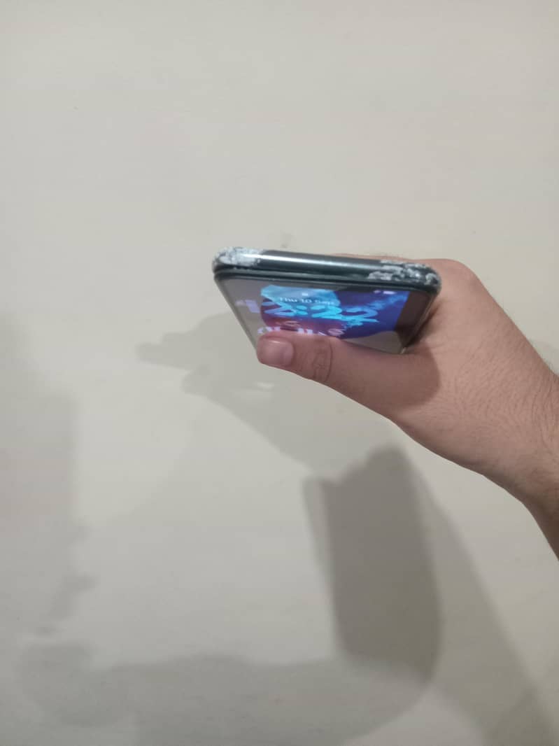 Apple iPhone 11 Pro Max 2