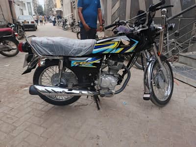 Honda 125 CG Brand new lOok
