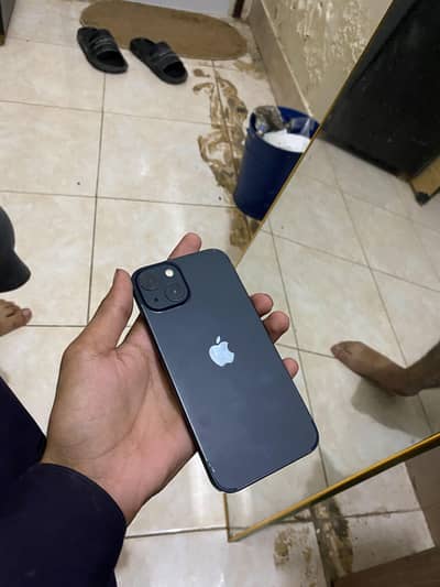 Apple iPhone 13