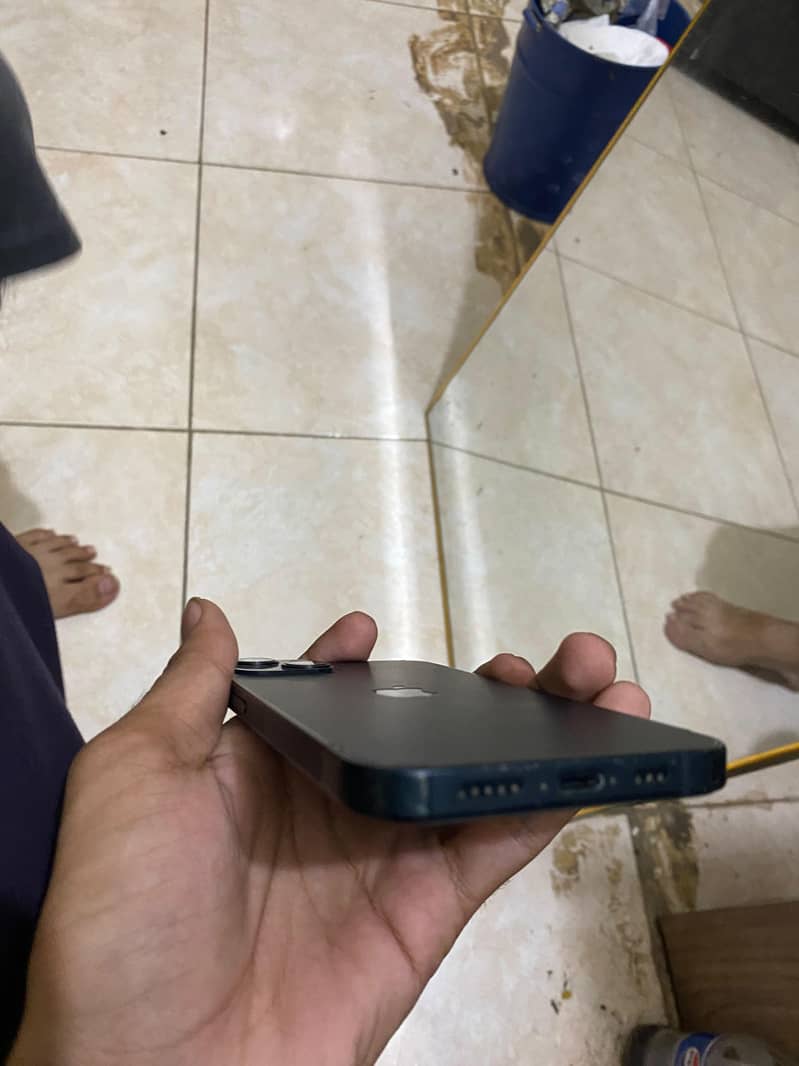 Apple iPhone 13 1