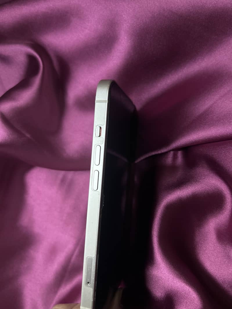 Apple iPhone 13 3