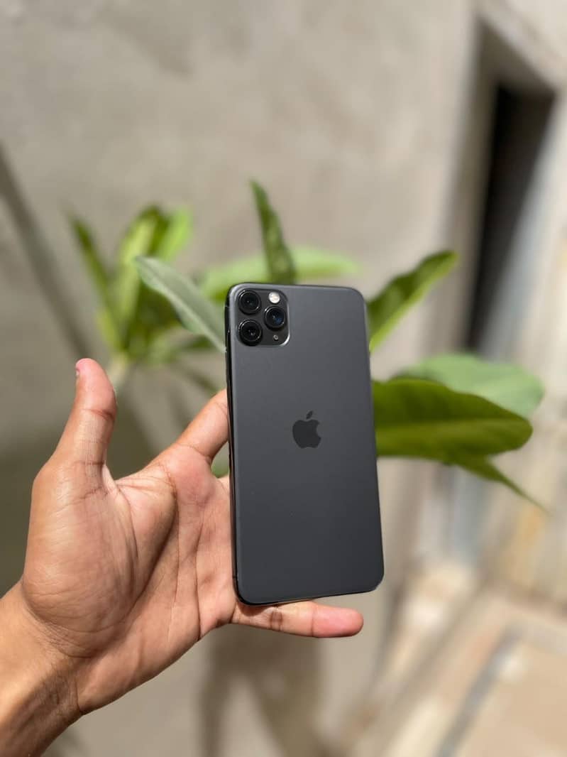 Apple iPhone 11 Pro Max 1