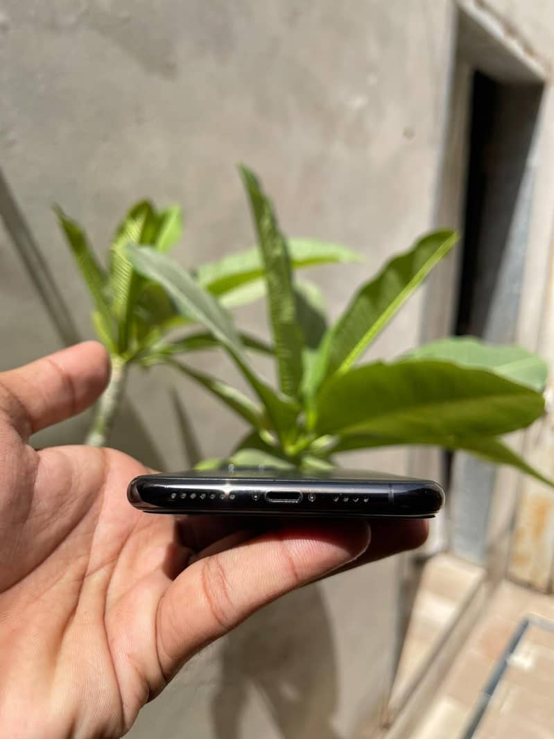 Apple iPhone 11 Pro Max 3