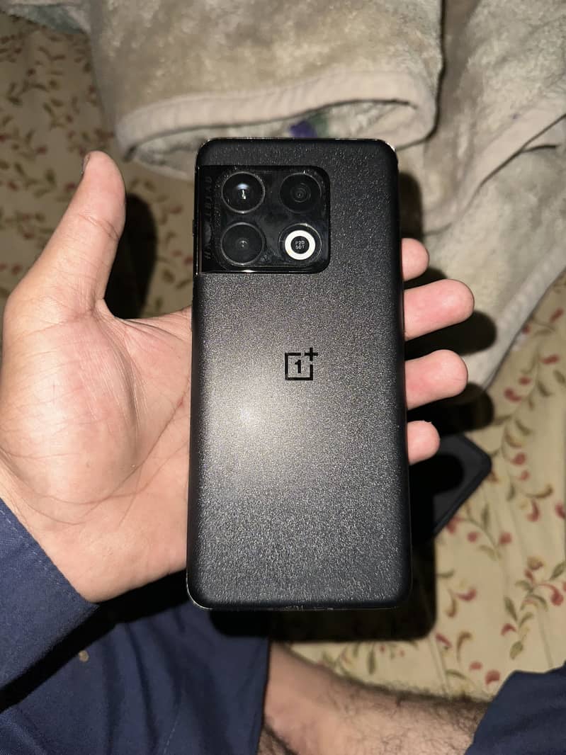One Plus 10 Pro 1