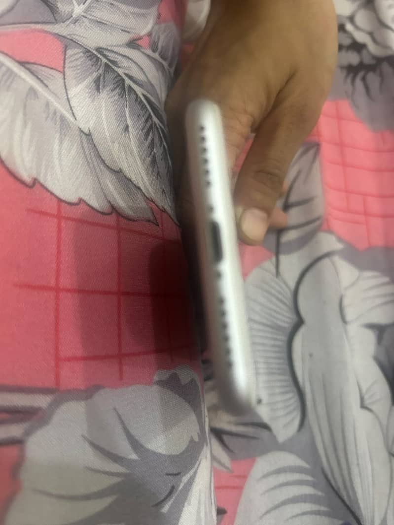 iphone 8 4