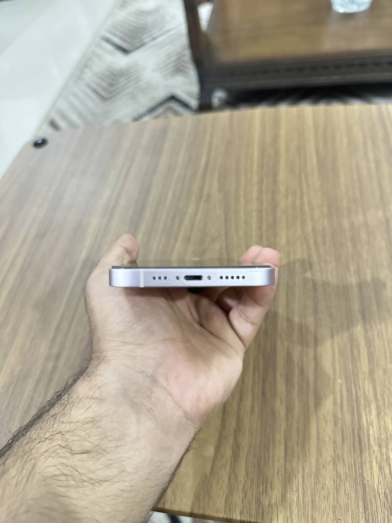 Apple iPhone 13 4