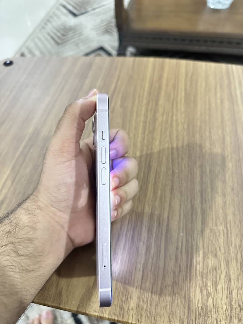 Apple iPhone 13 5